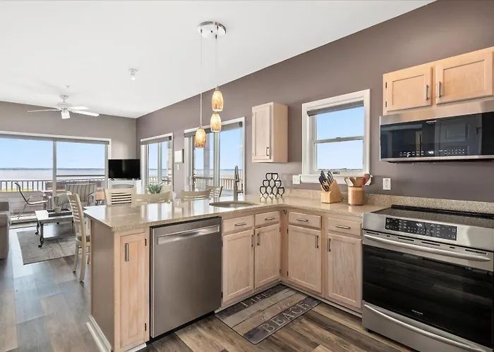 Holiday home Ritz - Direct Bayfront Beautiful 2 Bedroom *
