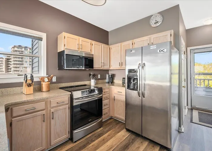 Ritz - Direct Bayfront Beautiful 2 Bedroom