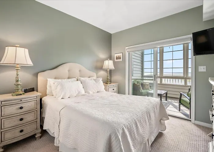 Ritz - Direct Bayfront Beautiful 2 Bedroom