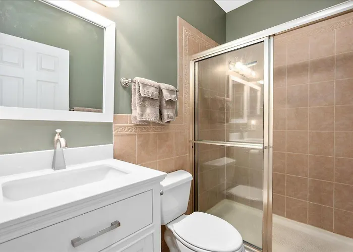 Ritz - Direct Bayfront Beautiful 2 Bedroom