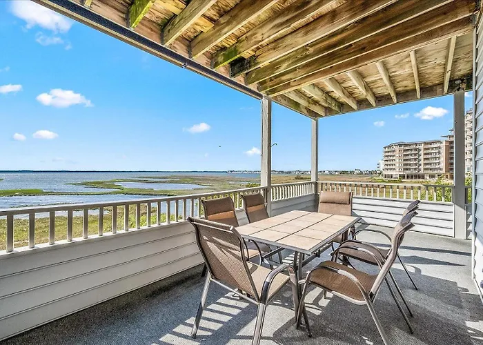 Ritz - Direct Bayfront Beautiful 2 Bedroom Holiday home