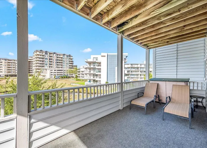 Ritz - Direct Bayfront Beautiful 2 Bedroom Ocean City